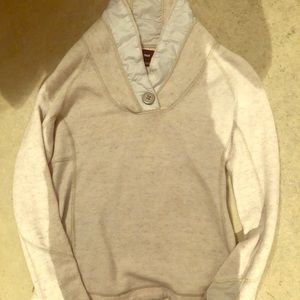 Marmot Grey size medium sweat shirt!